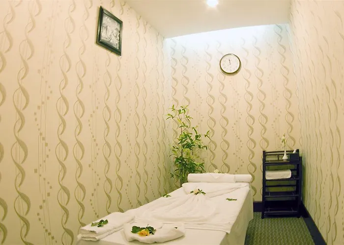 Hotel Aloha Halong Hạ Long