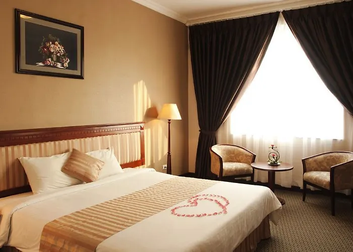 Aloha Halong 4*