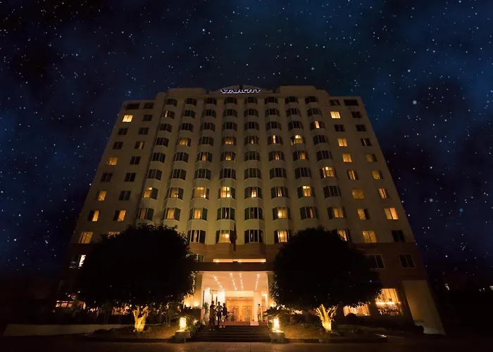 Hotel Aloha Halong 4*