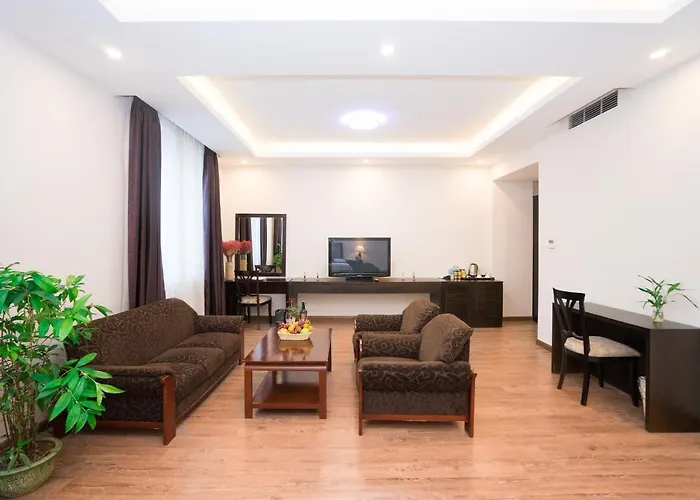 Hotel Aloha Halong