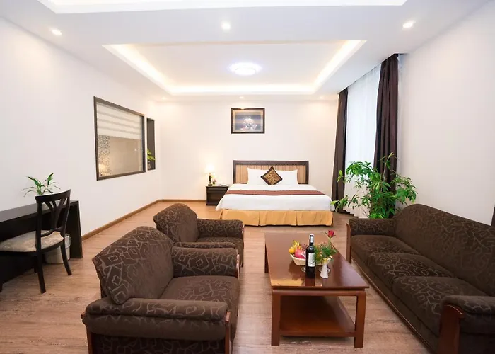 Hotel Aloha Halong